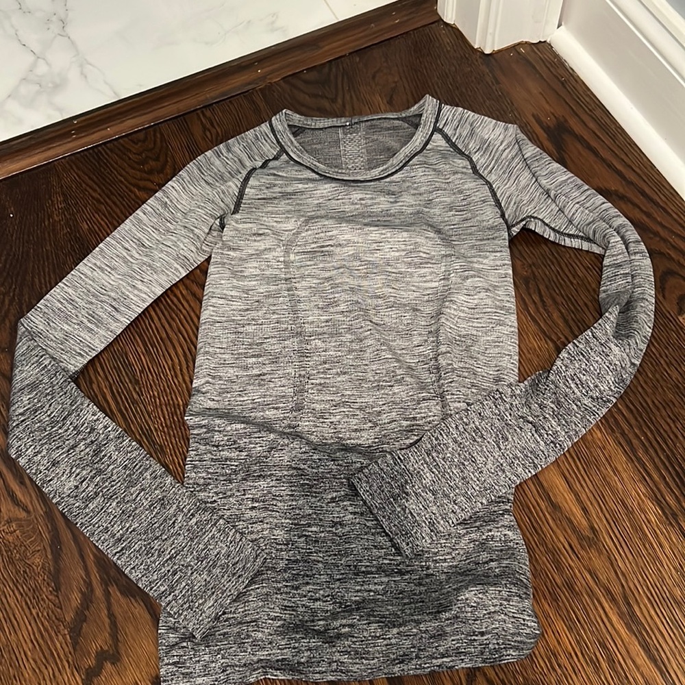 Lululemon Swiftly Tech Long Sleeve